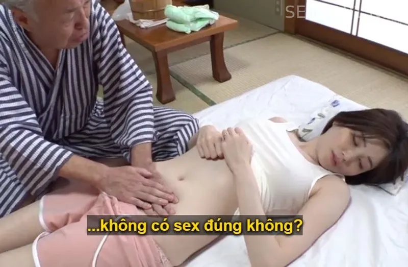 Người yêu của con trai bị đau nhức nhờ bố gã chồng có nghề mát-xa đấm bóp và cái kết